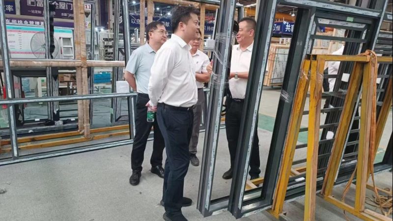 实木门窗，如何选择厂家直销加盟？**